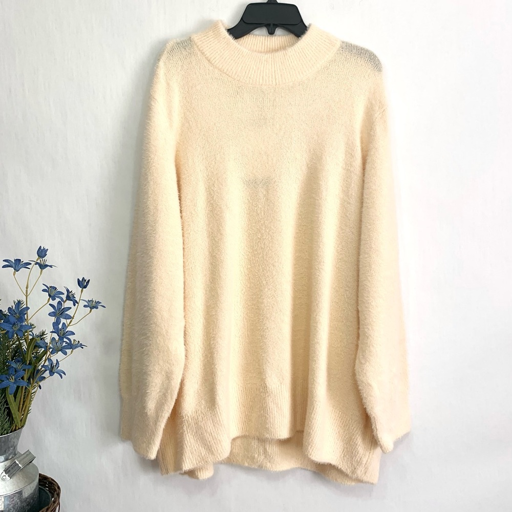 Who What Wear Women's Short Bread Cowl Neck Long Sleeve Fuzzy Pullover Sweater